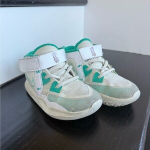 Nike Kyrie Infinity Sea Glass Dynamic Turquoise Kids Sneakers